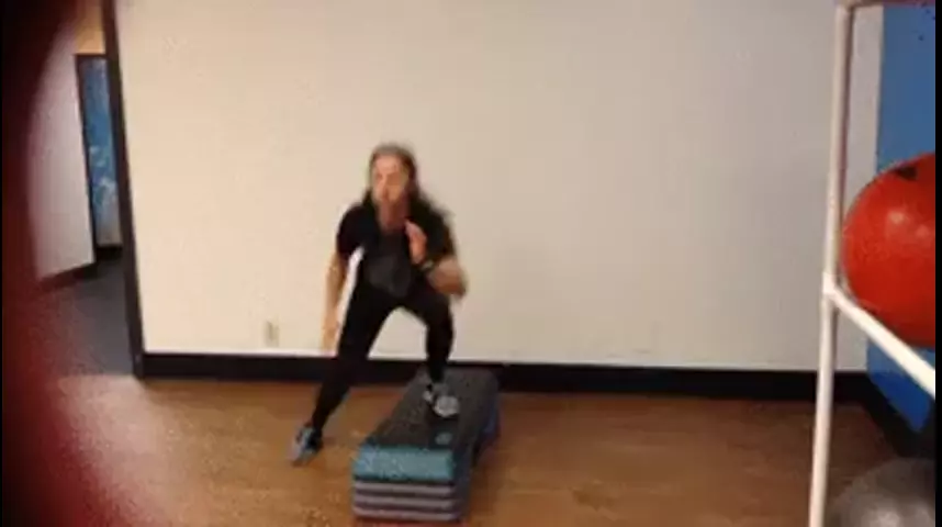 Skater squats